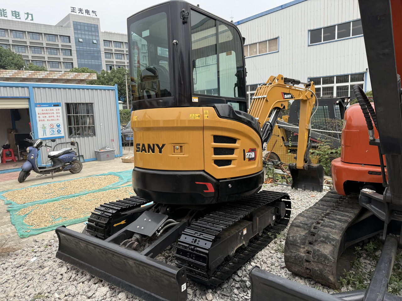 SANY SY26U - Mini bager: slika 1 SANY SY26U - Mini bager: slika 1