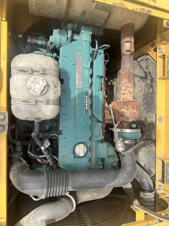 VOLVO EC220D - Bager guseničar: slika 5 VOLVO EC220D - Bager guseničar: slika 5