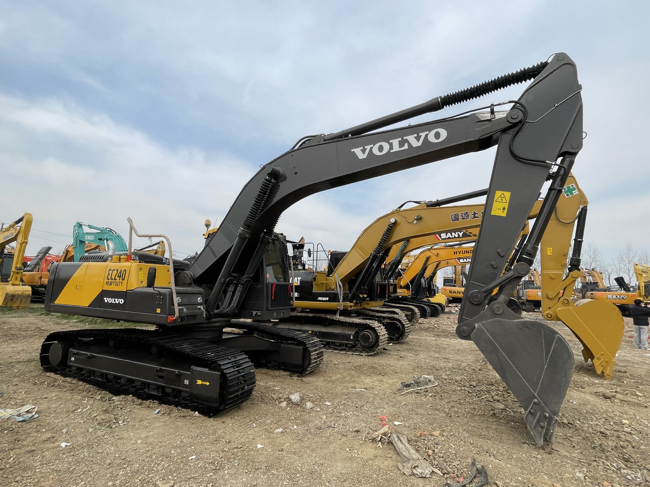 VOLVO EC240D - Bager guseničar: slika 2 VOLVO EC240D - Bager guseničar: slika 2