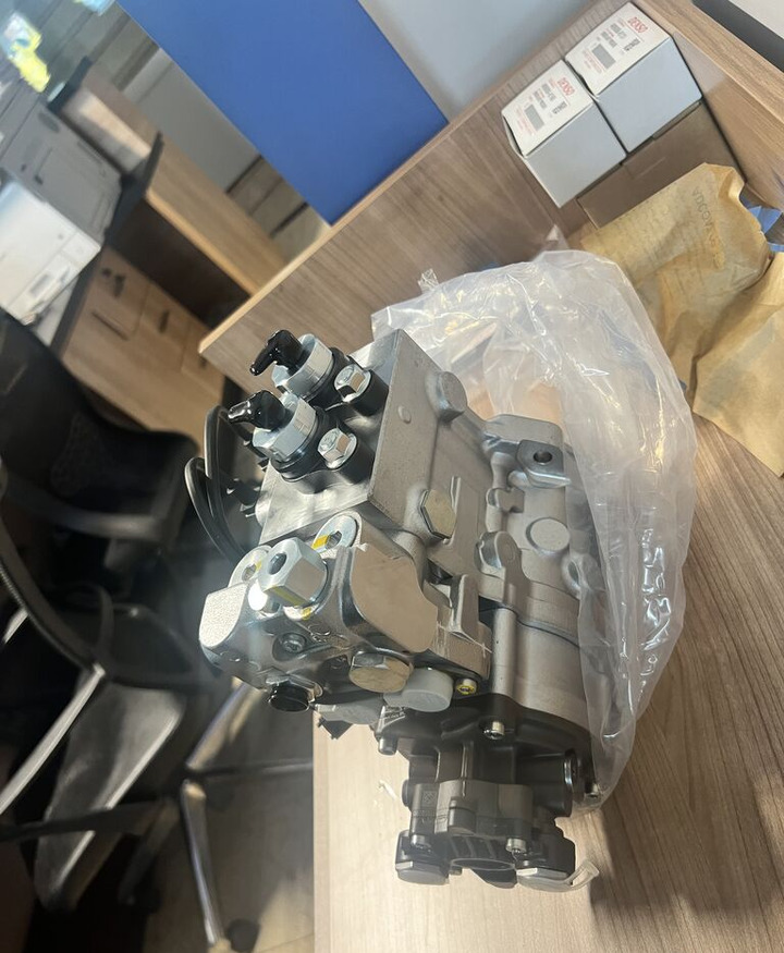 Bosch 2024 Bosch 420DCİ truck - Pumpa za gorivo za Kamion: slika 1 Bosch 2024 Bosch 420DCİ truck - Pumpa za gorivo za Kamion: slika 1