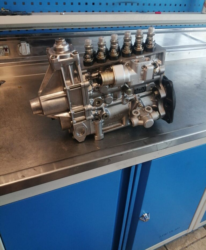 Bosch EXCHANGE A0250745702 Mercedes-Benz . truck - Pumpa za gorivo za Kamion: slika 4 Bosch EXCHANGE A0250745702 Mercedes-Benz . truck - Pumpa za gorivo za Kamion: slika 4