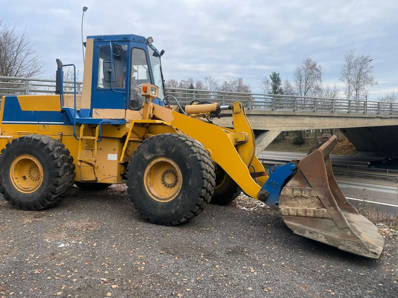 1990 KOMATSU KOMATSU WA320 Hjullaster - Utovarivač točkaš: slika 4 1990 KOMATSU KOMATSU WA320 Hjullaster - Utovarivač točkaš: slika 4