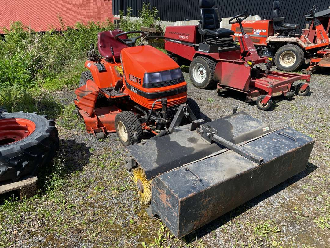 2000 Kubota G1700//Sitteklipper med feier og oppsamler - Baštenska kosačica: slika 3 2000 Kubota G1700//Sitteklipper med feier og oppsamler - Baštenska kosačica: slika 3