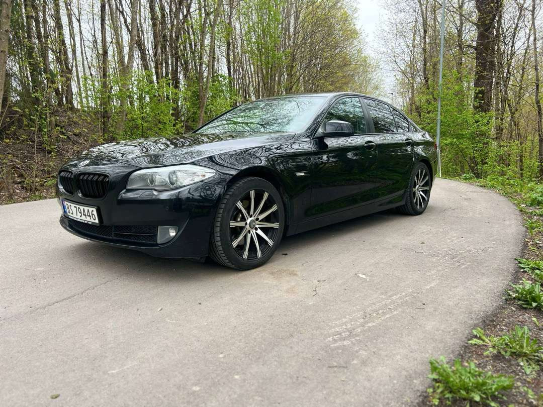 2011 BMW 520D TOATAL BLACK EDITION - EU-GODKJENT NYLIG! - Automobil: slika 1 2011 BMW 520D TOATAL BLACK EDITION - EU-GODKJENT NYLIG! - Automobil: slika 1