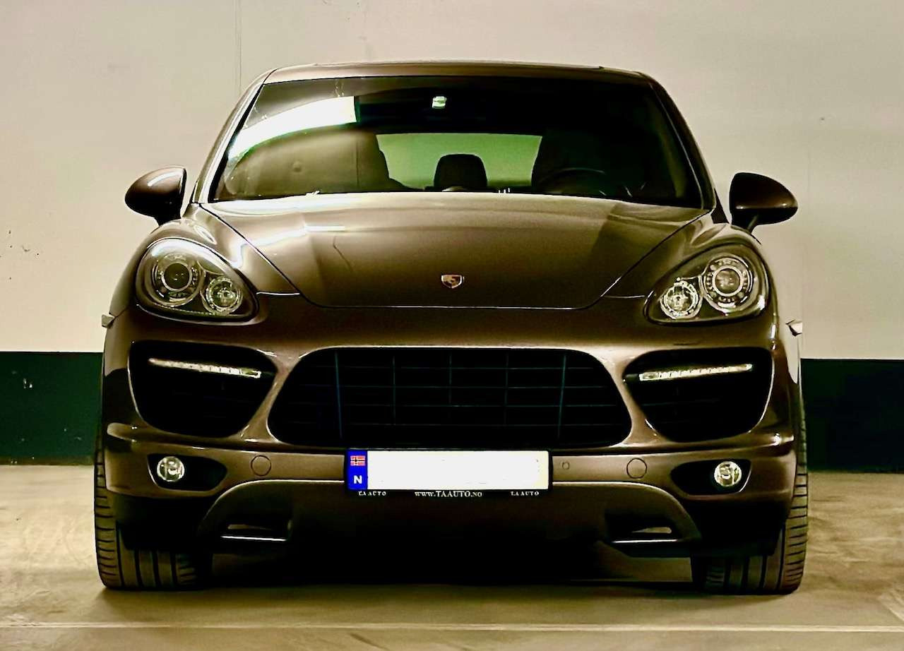 Automobil 2011 Porsche Cayenne Turbo V8 500hk BOSE 18-VEIS  H.FESTE PANO LUFT+++: slika 1