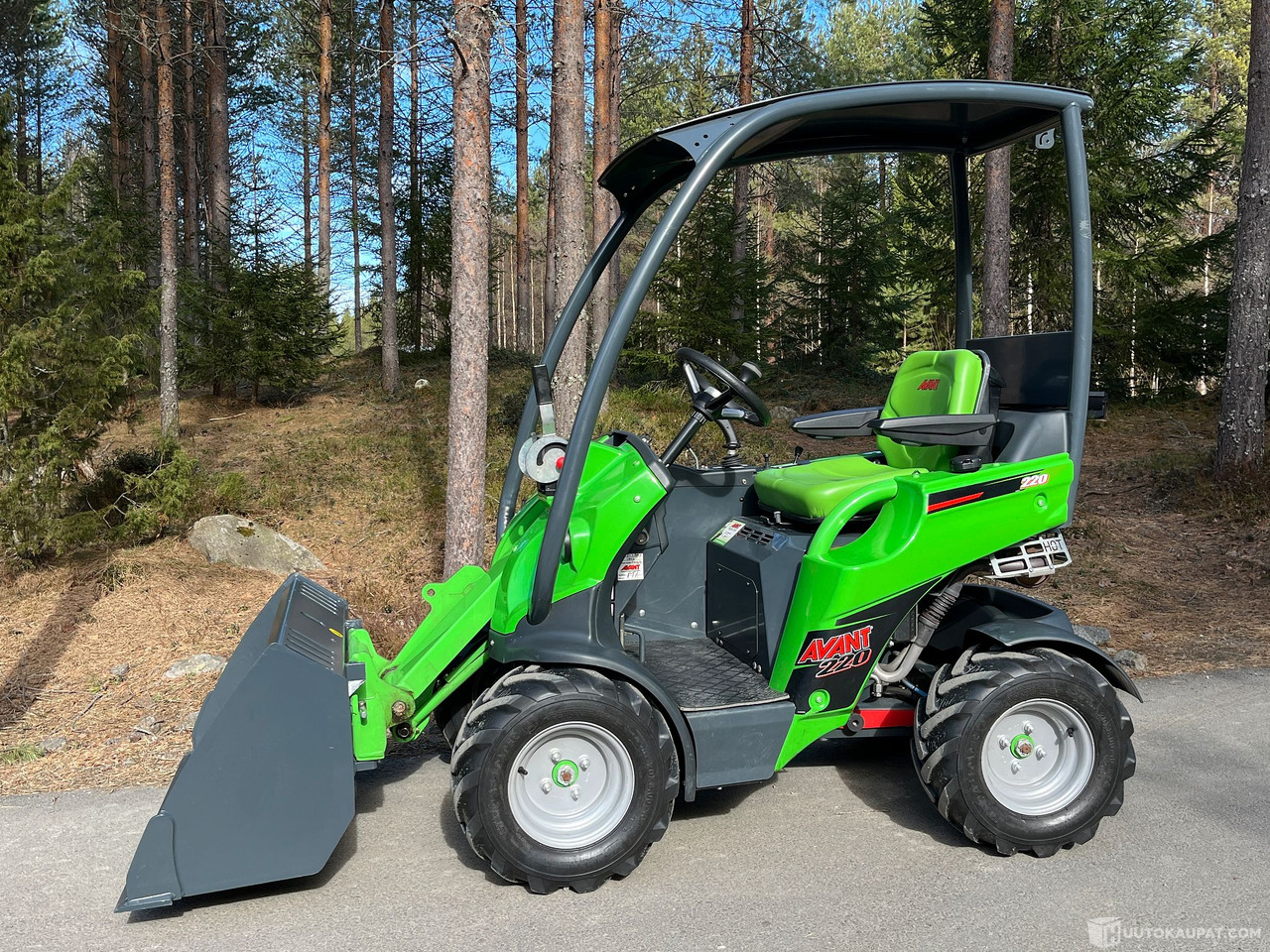 Avant 220 kahdella työlaitteella, 2021, vain 196h,, Jyväskylä - Zglobni utovarivač: slika 1 Avant 220 kahdella työlaitteella, 2021, vain 196h,, Jyväskylä - Zglobni utovarivač: slika 1