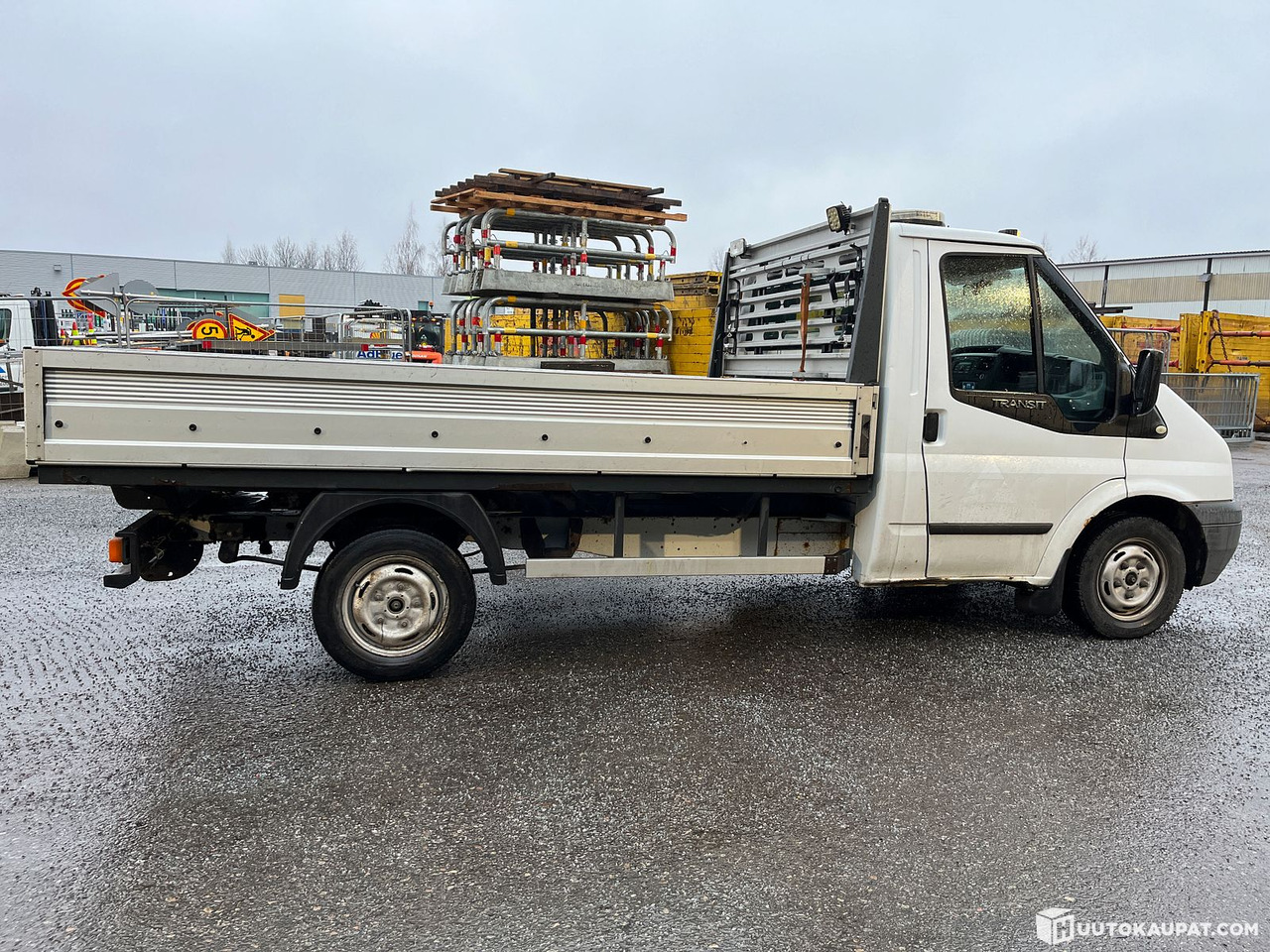 Ford Transit flatbed, reg. year 2012, only 151,068 km, Tampere - Dostavno vozilo s ravnom platformom: slika 5 Ford Transit flatbed, reg. year 2012, only 151,068 km, Tampere - Dostavno vozilo s ravnom platformom: slika 5