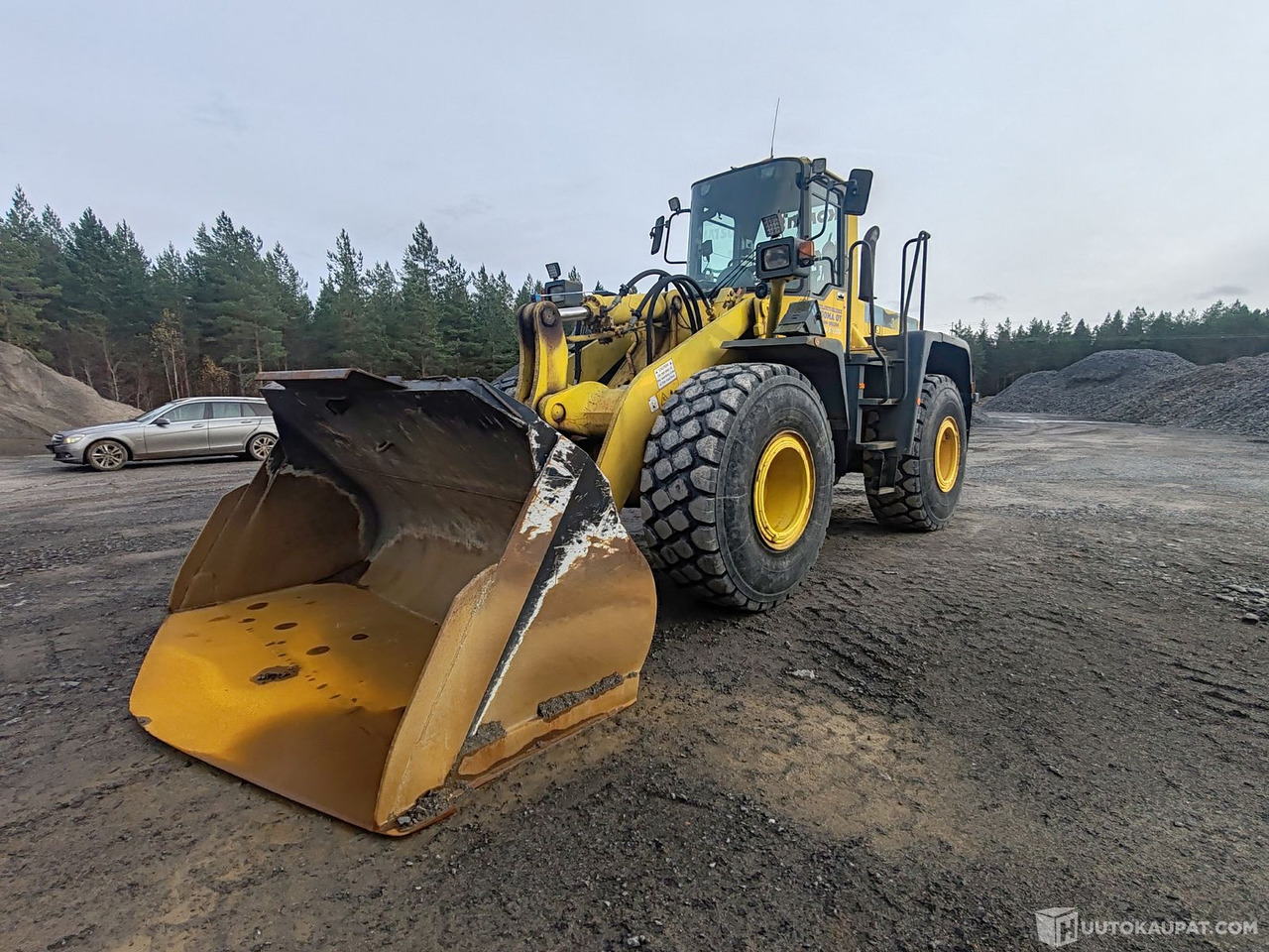 Utovarivač točkaš Komatsu WA380-3H pyöräkuormaaja, 1995, Alajärvi: slika 6 Utovarivač točkaš Komatsu WA380-3H pyöräkuormaaja, 1995, Alajärvi: slika 6