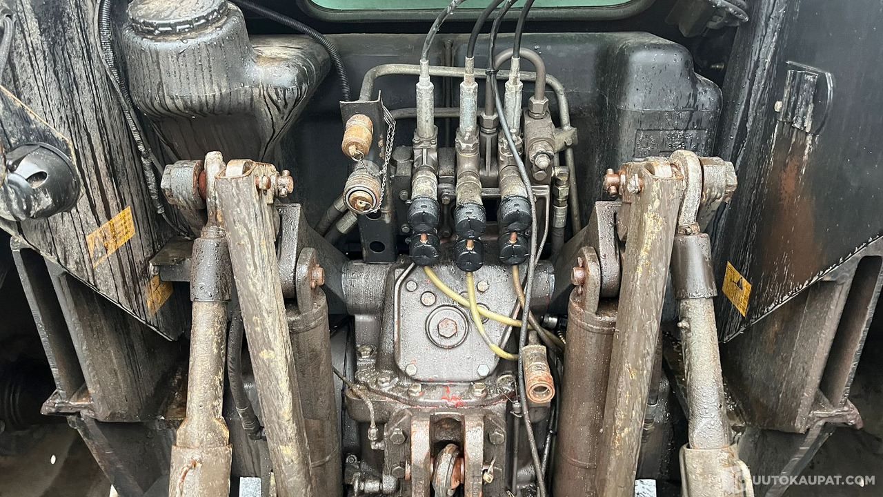 Traktor Massey Ferguson 6180, 1998, MTK25, Mikkeli: slika 13 Traktor Massey Ferguson 6180, 1998, MTK25, Mikkeli: slika 13