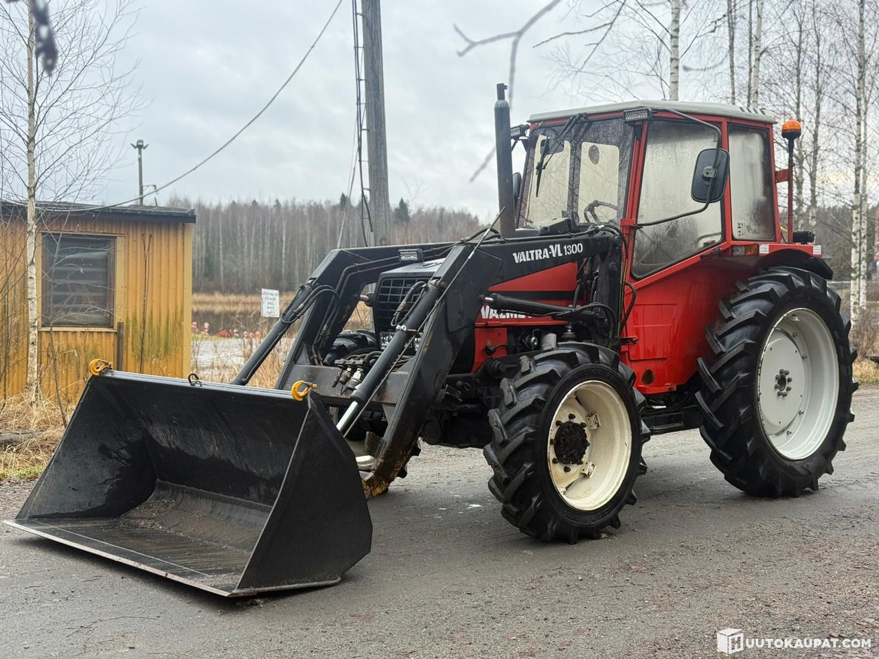 Valmet 604, 4x4 with front loader, 1985 — Well equipped!!, Jyväskylä - Traktor: slika 1 Valmet 604, 4x4 with front loader, 1985 — Well equipped!!, Jyväskylä - Traktor: slika 1