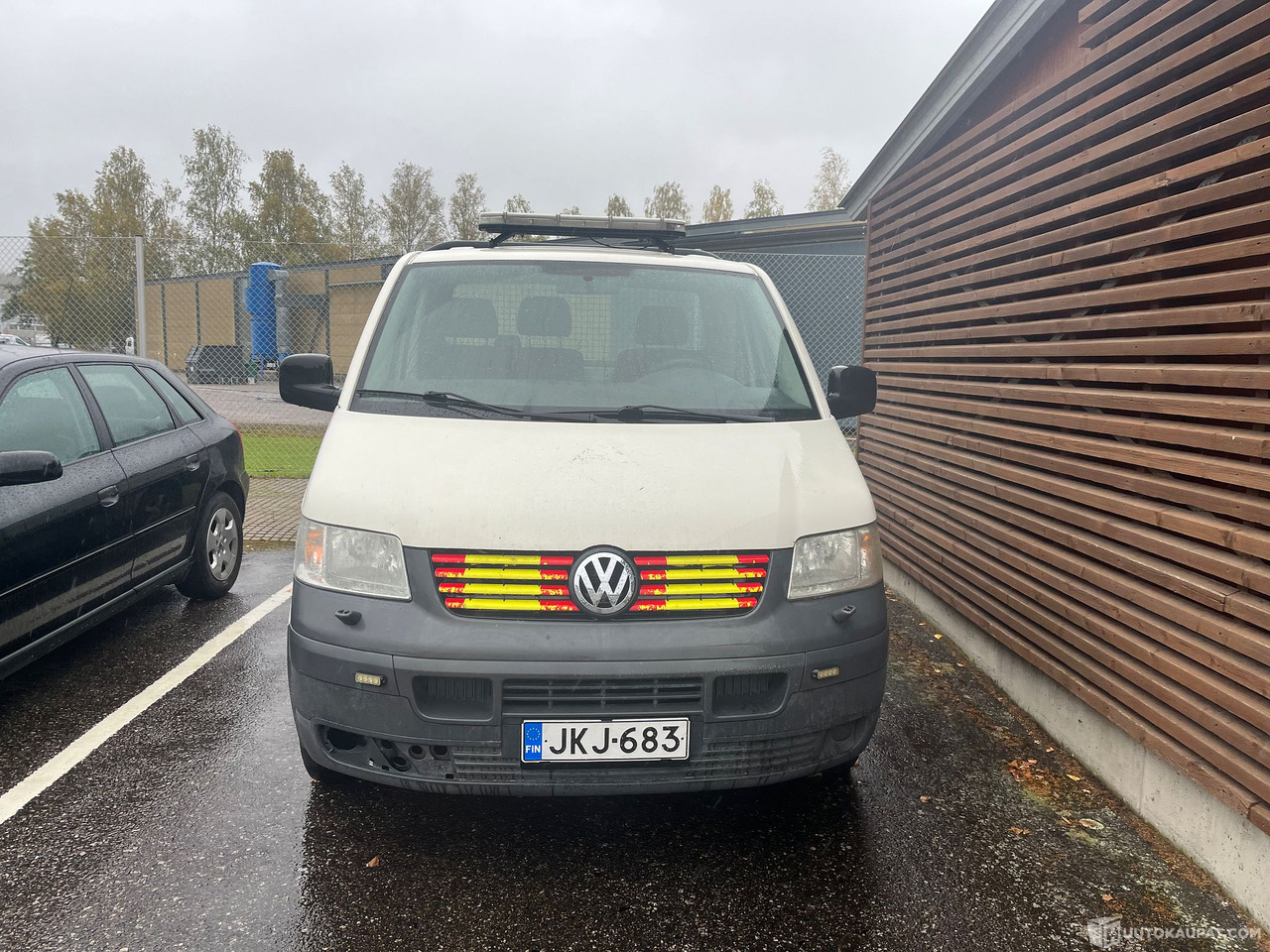 Volkswagen Transporter, lava-auto, 2007, korjattavaksi, Salo - Dostavno vozilo s ravnom platformom: slika 2 Volkswagen Transporter, lava-auto, 2007, korjattavaksi, Salo - Dostavno vozilo s ravnom platformom: slika 2