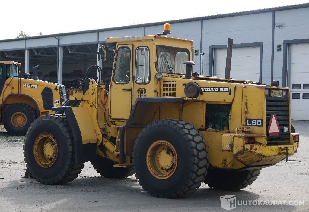 Volvo L 90, 1988, 30 268 h Pyöräkuormaja, Humppila - Utovarivač točkaš: slika 4 Volvo L 90, 1988, 30 268 h Pyöräkuormaja, Humppila - Utovarivač točkaš: slika 4