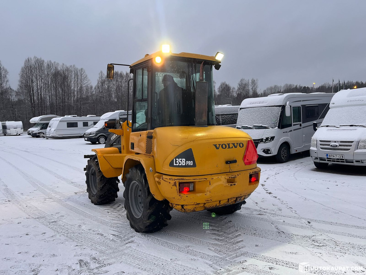 Volvo L35B Pro, pyöräkuormaaja avattavalla kauhalla ja piikeillä, 2005, Vihti - Utovarivač točkaš: slika 4 Volvo L35B Pro, pyöräkuormaaja avattavalla kauhalla ja piikeillä, 2005, Vihti - Utovarivač točkaš: slika 4