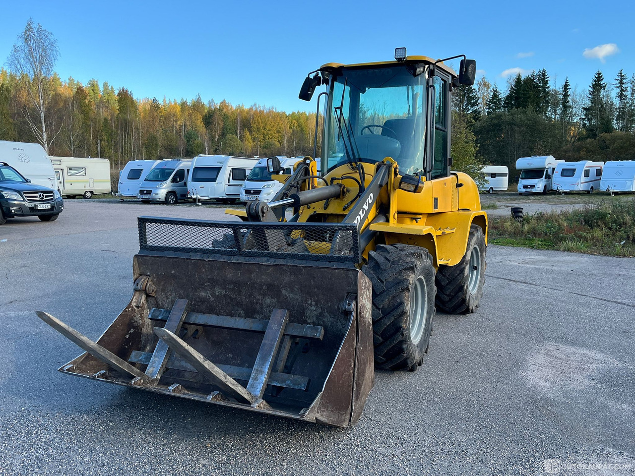 Volvo L35B Pro, pyöräkuormaaja avattavalla kauhalla ja piikeillä, 2005, Vihti - Utovarivač točkaš: slika 4 Volvo L35B Pro, pyöräkuormaaja avattavalla kauhalla ja piikeillä, 2005, Vihti - Utovarivač točkaš: slika 4