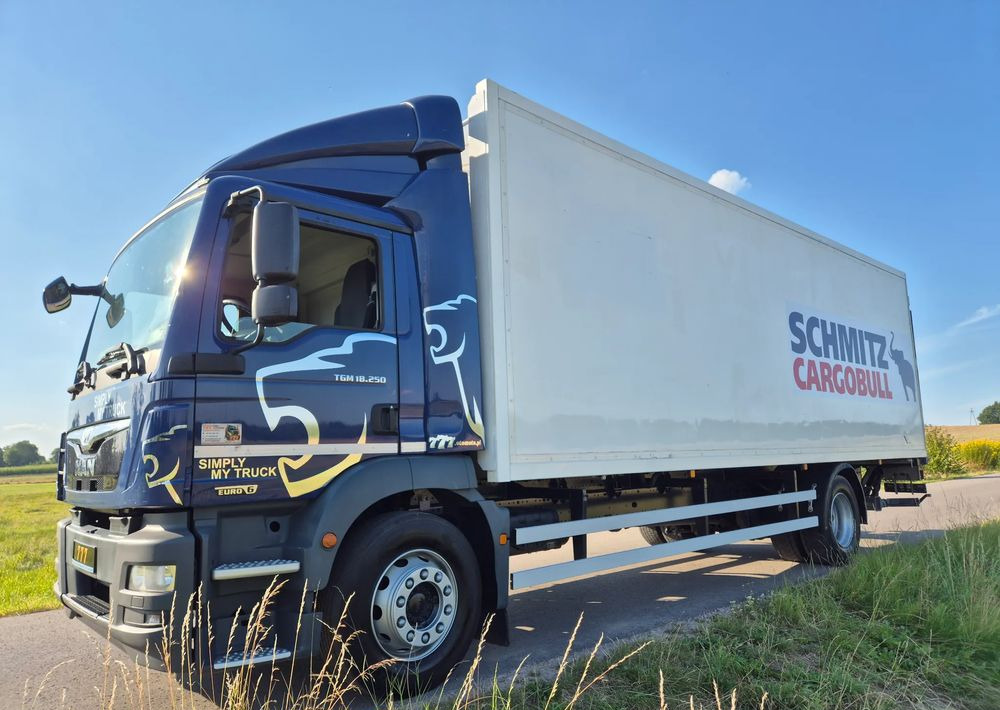 MAN TGM 18.250 Carrier 1950 D/E z Holandii / TOP STAN / 7.5m / 18 palet / winda + drzwi boczne / OKAZJA - Hladnjača: slika 3 MAN TGM 18.250 Carrier 1950 D/E z Holandii / TOP STAN / 7.5m / 18 palet / winda + drzwi boczne / OKAZJA - Hladnjača: slika 3