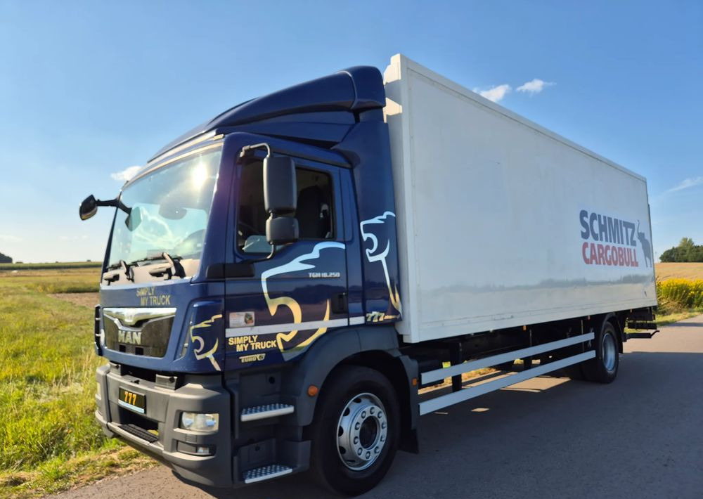 MAN TGM 18.250 Carrier 1950 D/E z Holandii / TOP STAN / 7.5m / 18 palet / winda + drzwi boczne / OKAZJA - Hladnjača: slika 1 MAN TGM 18.250 Carrier 1950 D/E z Holandii / TOP STAN / 7.5m / 18 palet / winda + drzwi boczne / OKAZJA - Hladnjača: slika 1