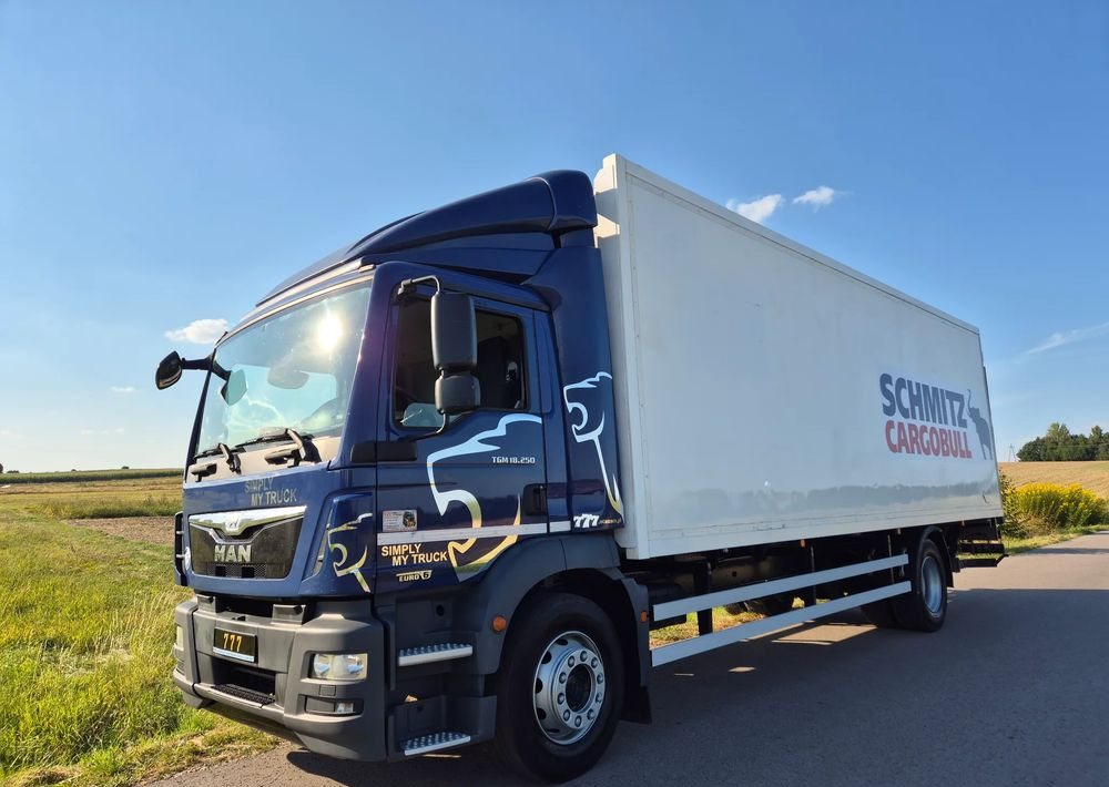 MAN TGM 18.250 Carrier 1950 D/E z Holandii / TOP STAN / 7.5m / 18 palet / winda + drzwi boczne / OKAZJA - Hladnjača: slika 5 MAN TGM 18.250 Carrier 1950 D/E z Holandii / TOP STAN / 7.5m / 18 palet / winda + drzwi boczne / OKAZJA - Hladnjača: slika 5