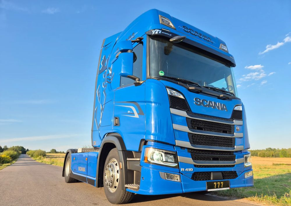 Scania R410 RETARDER FULL LED 2 ZBIORNIKI / KLIMA POSTOJOWA / VIRTUAL COCPIT z Niemiec - Tegljač: slika 5 Scania R410 RETARDER FULL LED 2 ZBIORNIKI / KLIMA POSTOJOWA / VIRTUAL COCPIT z Niemiec - Tegljač: slika 5