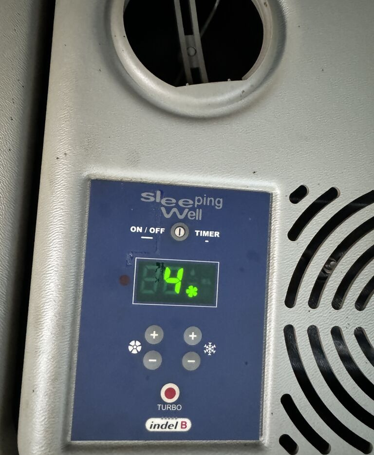 IVECO MERCEDES DAF MAN SCANIA INDEL B - Deo klima uređaja za Kamion: slika 2 IVECO MERCEDES DAF MAN SCANIA INDEL B - Deo klima uređaja za Kamion: slika 2