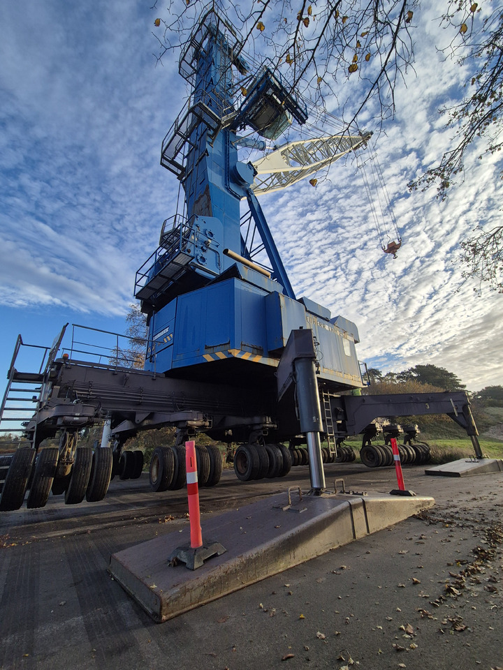 Liebherr LHM250 - Lučka oprema: slika 5 Liebherr LHM250 - Lučka oprema: slika 5