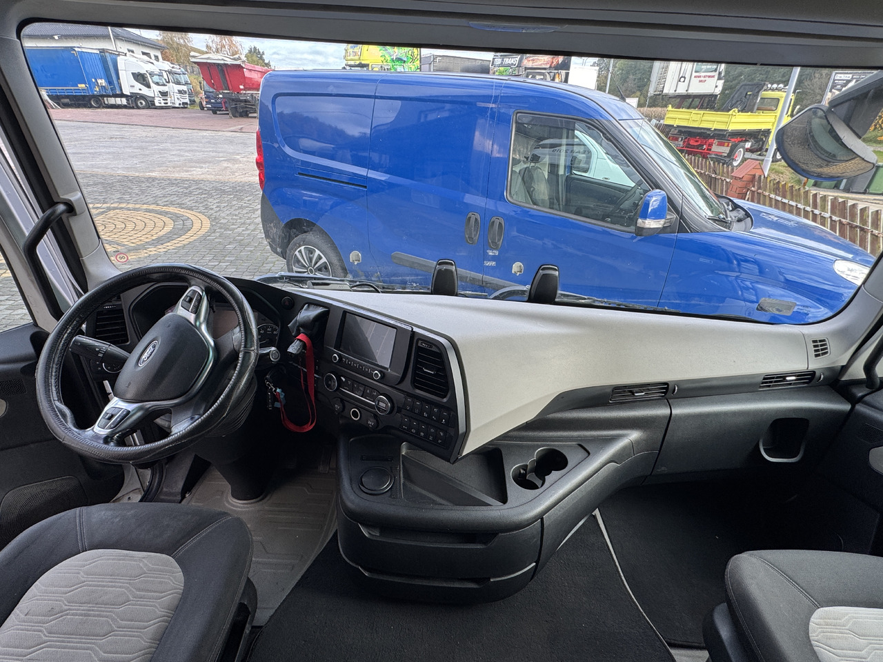 Ford F-Max 500 - Komandna tabla: slika 1 Ford F-Max 500 - Komandna tabla: slika 1