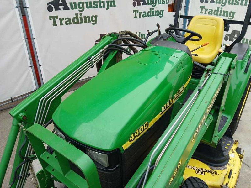 John Deere 4400 - Traktor: slika 4 John Deere 4400 - Traktor: slika 4