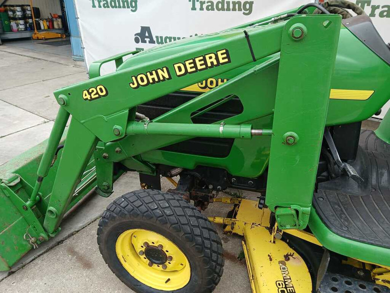 John Deere 4400 - Traktor: slika 3 John Deere 4400 - Traktor: slika 3