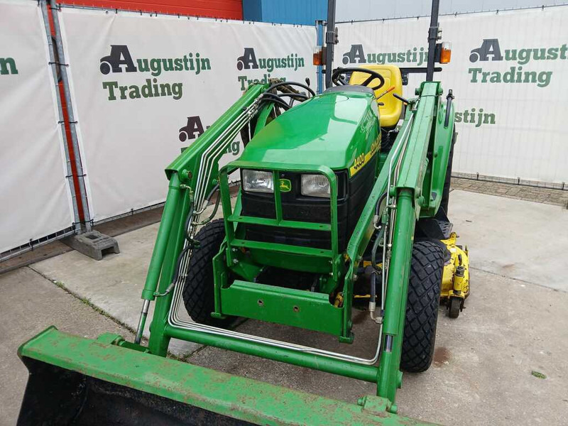 John Deere 4400 - Traktor: slika 5 John Deere 4400 - Traktor: slika 5