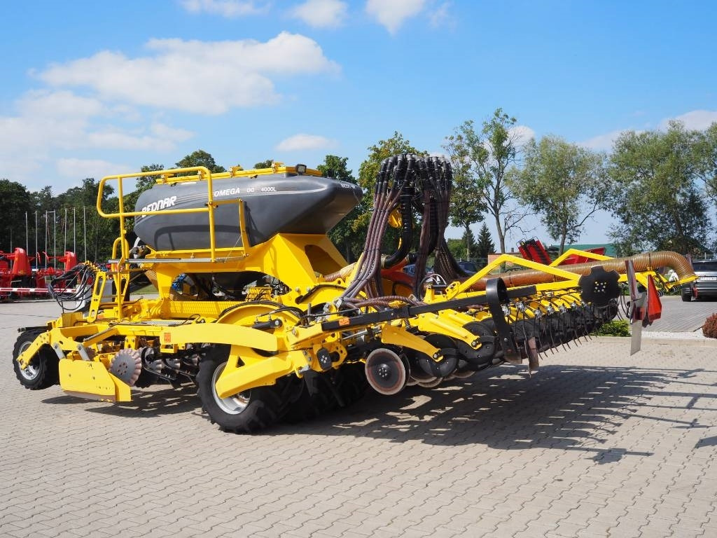 Bednar OMEGA OO 4000L - Kombinovana mašina za setvu: slika 2 Bednar OMEGA OO 4000L - Kombinovana mašina za setvu: slika 2