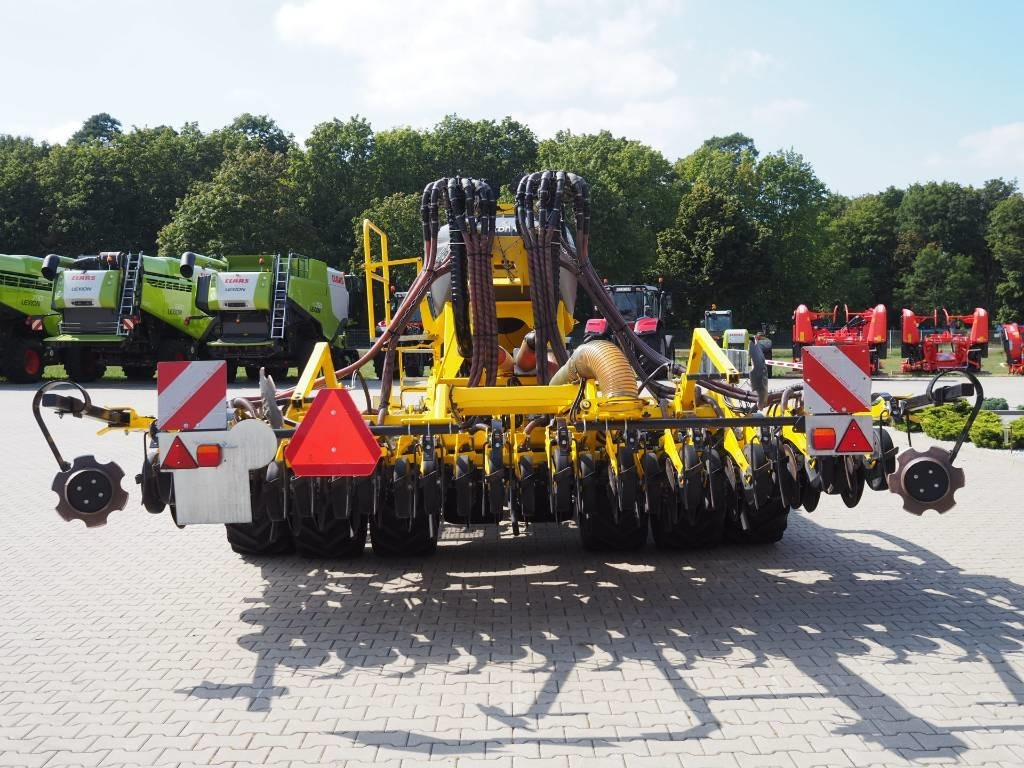 Bednar OMEGA OO 4000L - Kombinovana mašina za setvu: slika 3 Bednar OMEGA OO 4000L - Kombinovana mašina za setvu: slika 3