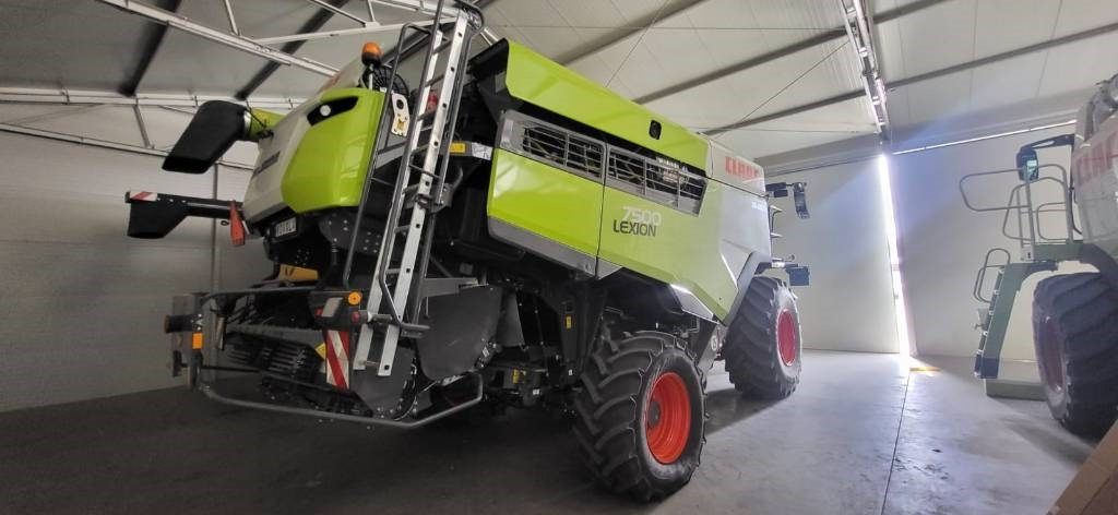 Claas Lexion 7500 + V930 - Kombinovani kombajn: slika 4 Claas Lexion 7500 + V930 - Kombinovani kombajn: slika 4