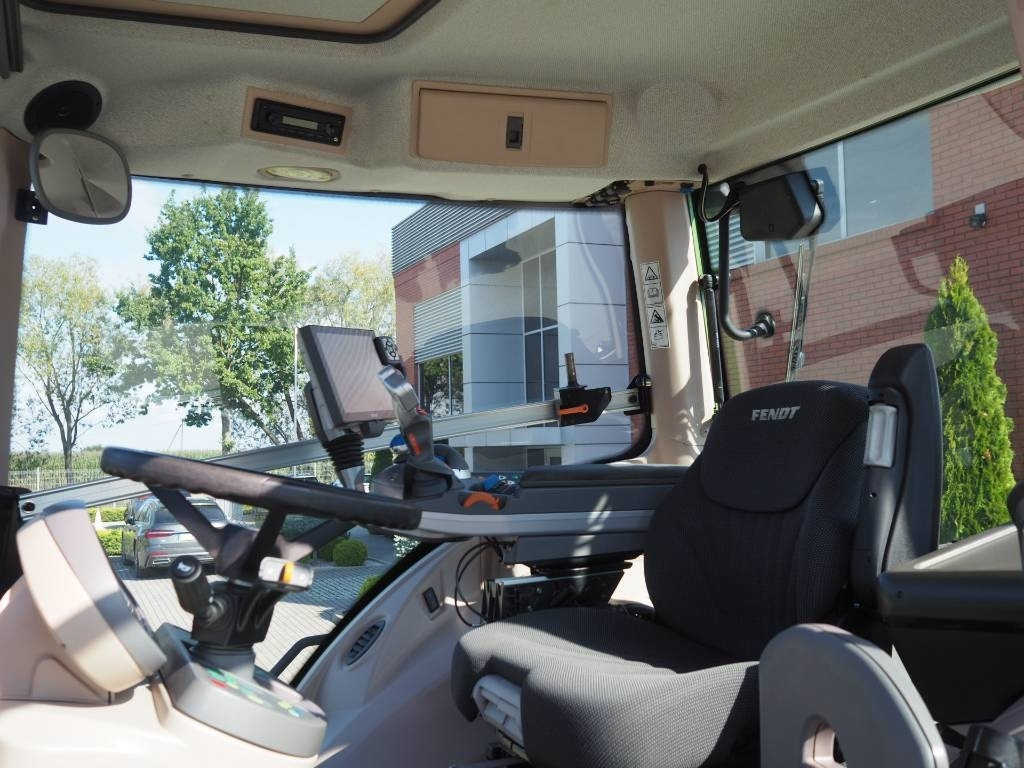 Fendt 828 Vario S4 ProfiPlus, GPS - Traktor: slika 5 Fendt 828 Vario S4 ProfiPlus, GPS - Traktor: slika 5