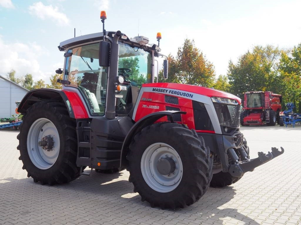 Massey Ferguson 8S.225 Dyna-7, GPS - Traktor: slika 4 Massey Ferguson 8S.225 Dyna-7, GPS - Traktor: slika 4