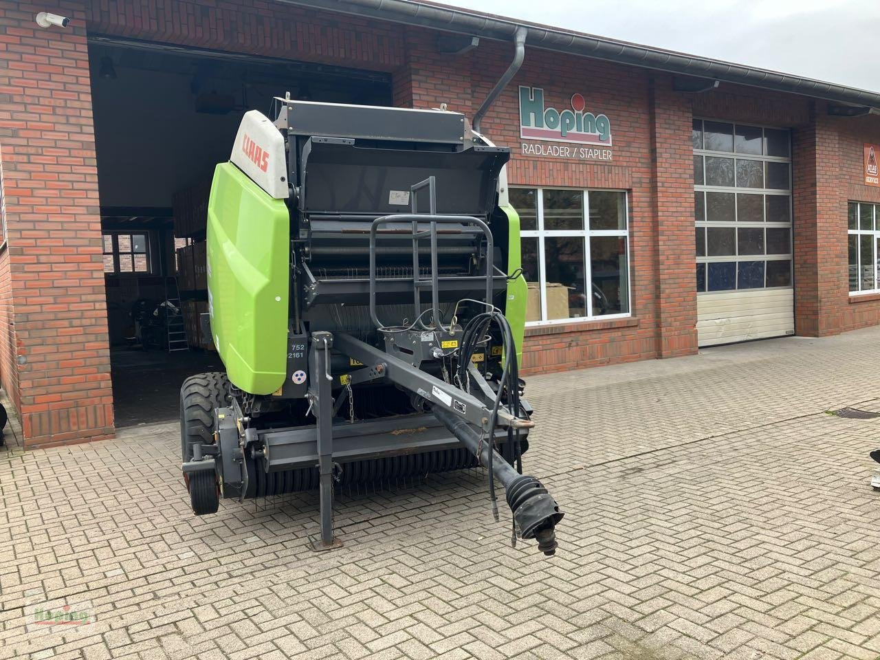 CLAAS Variant 385 - Balirka za okrugle bale: slika 1 CLAAS Variant 385 - Balirka za okrugle bale: slika 1