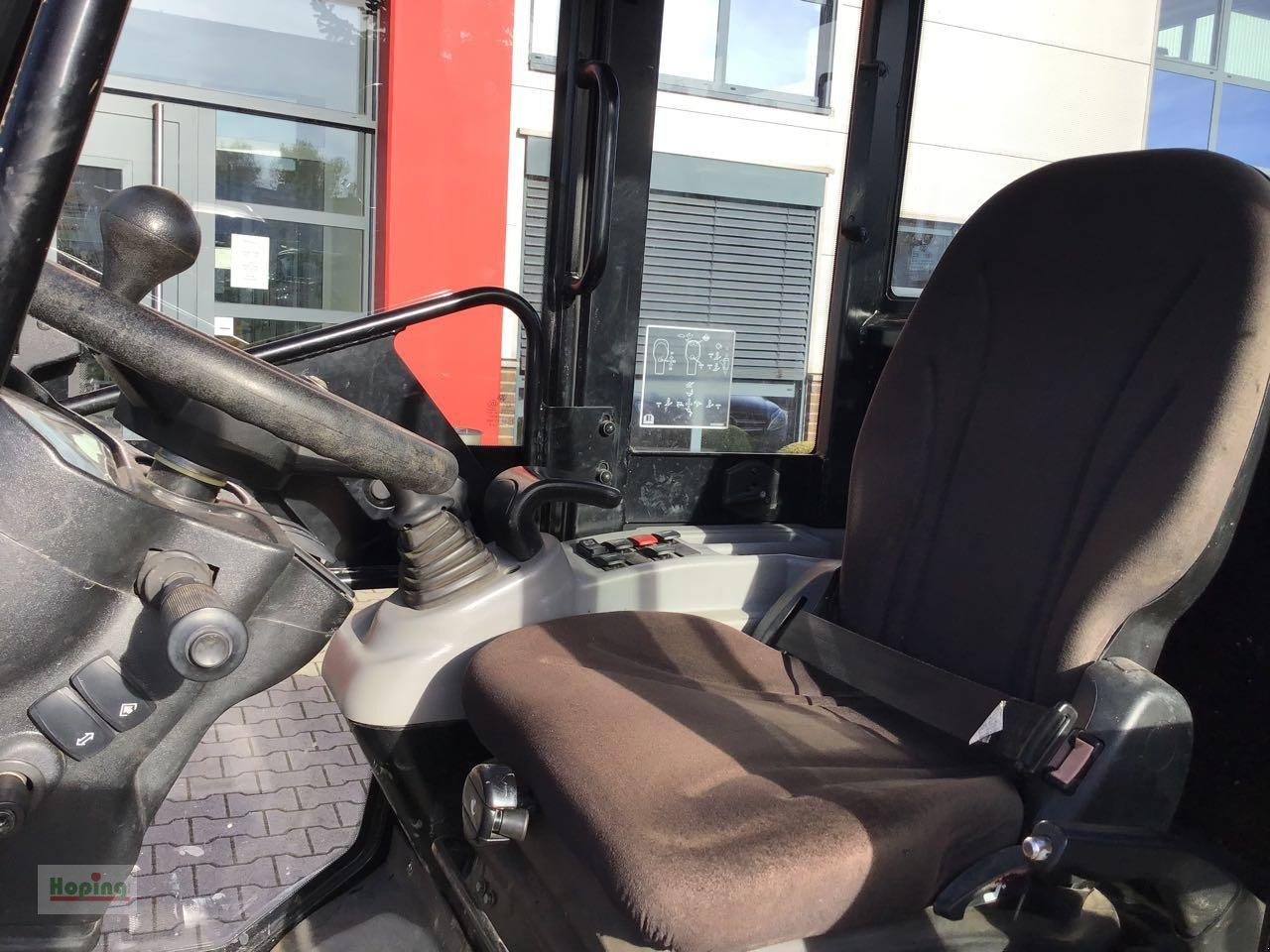 Zglobni utovarivač JCB 403 PLUS: slika 8