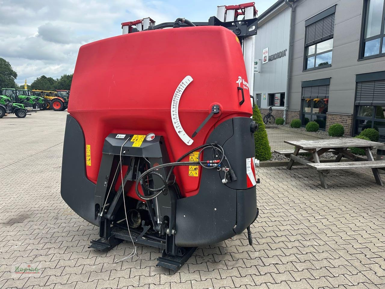 Kverneland IXter B18 1.800 iXsray - Prskalica montirana na traktor: slika 5 Kverneland IXter B18 1.800 iXsray - Prskalica montirana na traktor: slika 5