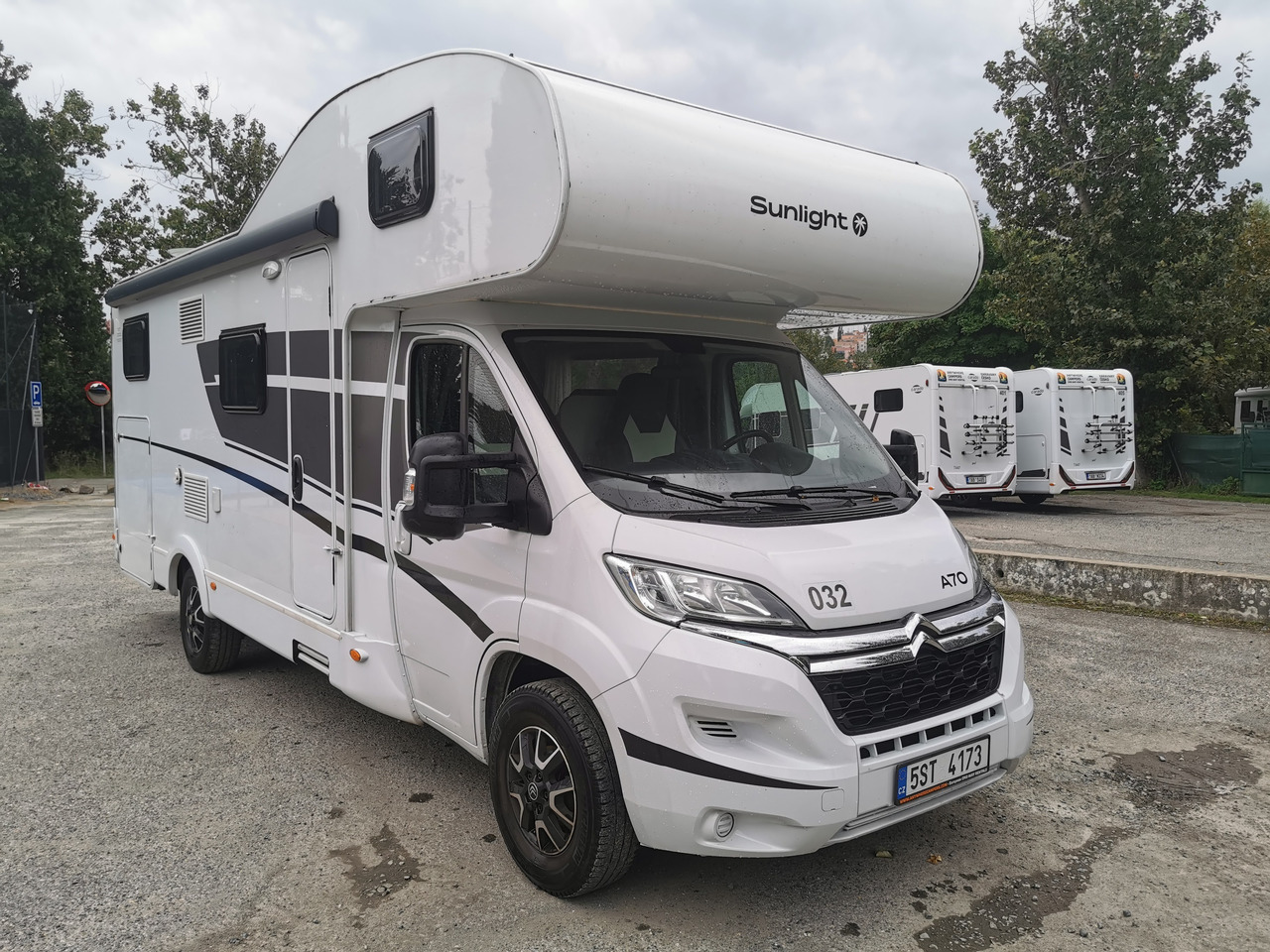 SUNLIGHT A 70 - Alkoven kamper: slika 1 SUNLIGHT A 70 - Alkoven kamper: slika 1