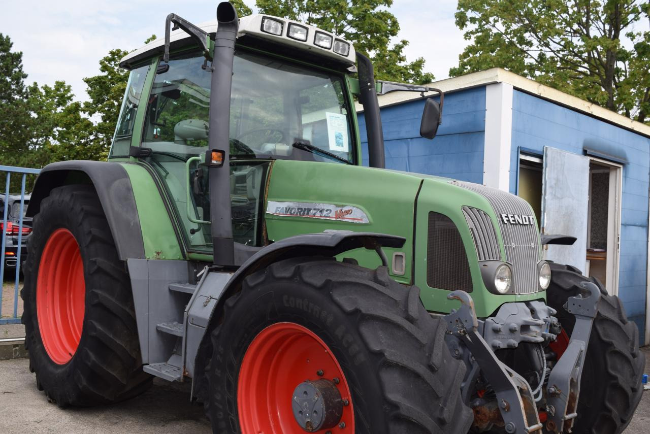 Fendt 712 Vario - Traktor: slika 2 Fendt 712 Vario - Traktor: slika 2