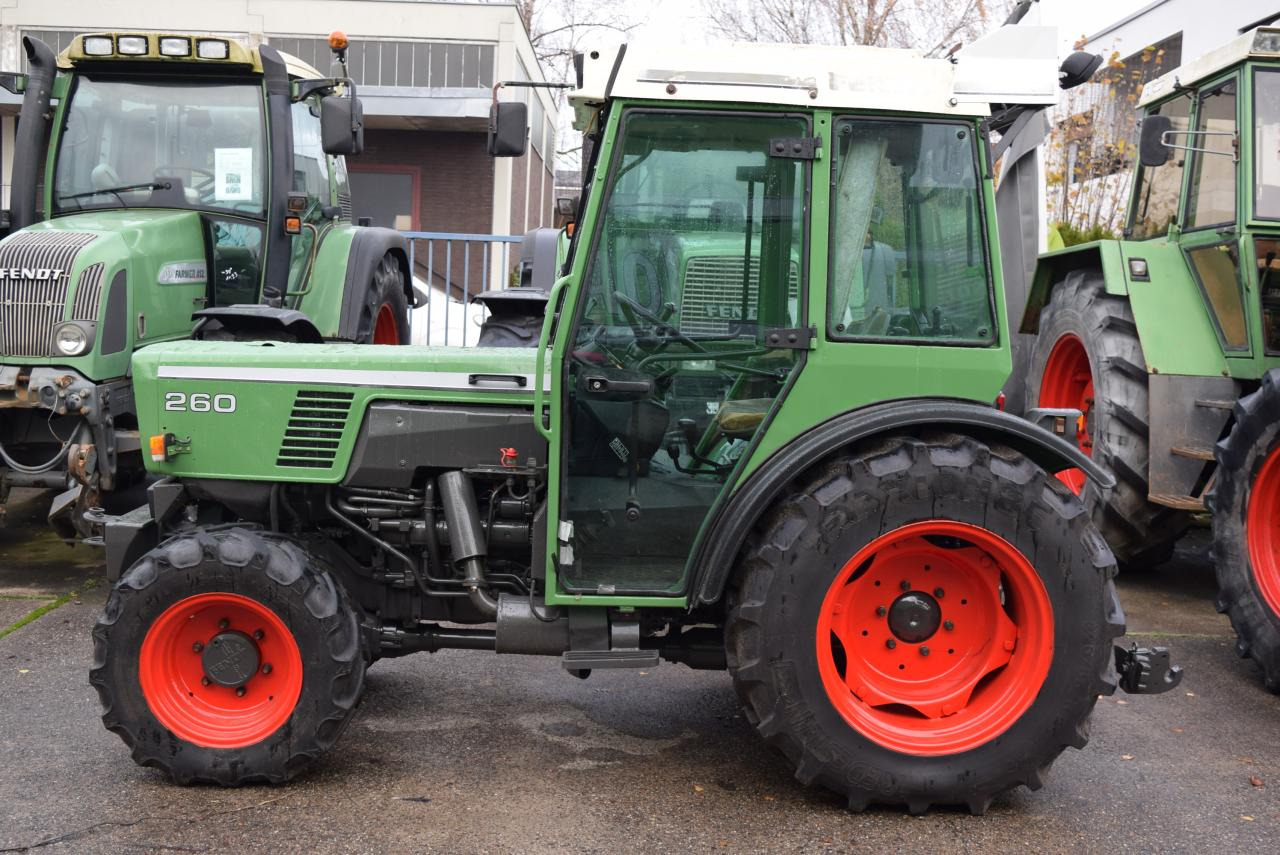 Fendt Farmer 260 V *Schmalspur* - Traktor: slika 3 Fendt Farmer 260 V *Schmalspur* - Traktor: slika 3
