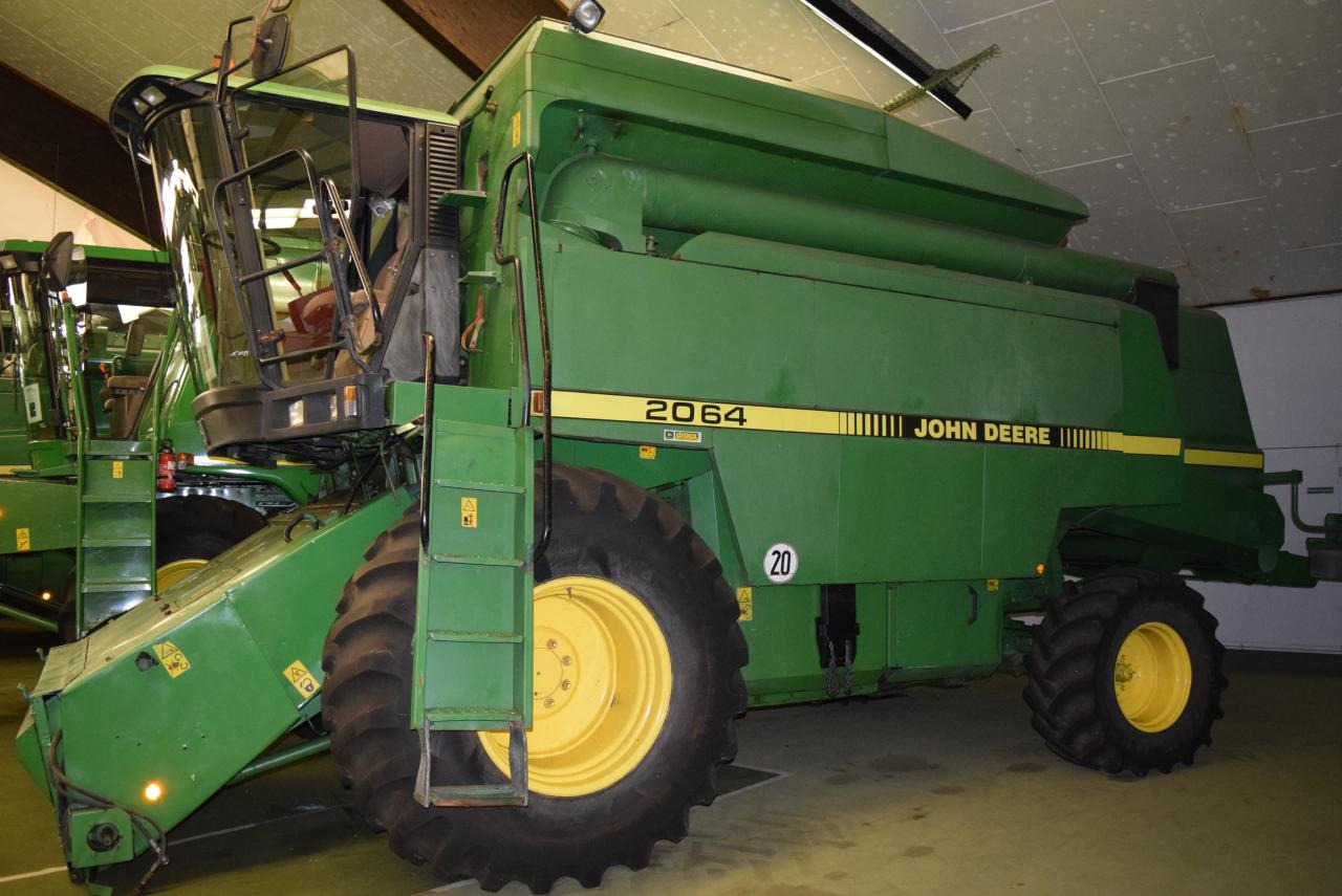 John Deere 2064 - Kombinovani kombajn: slika 1 John Deere 2064 - Kombinovani kombajn: slika 1