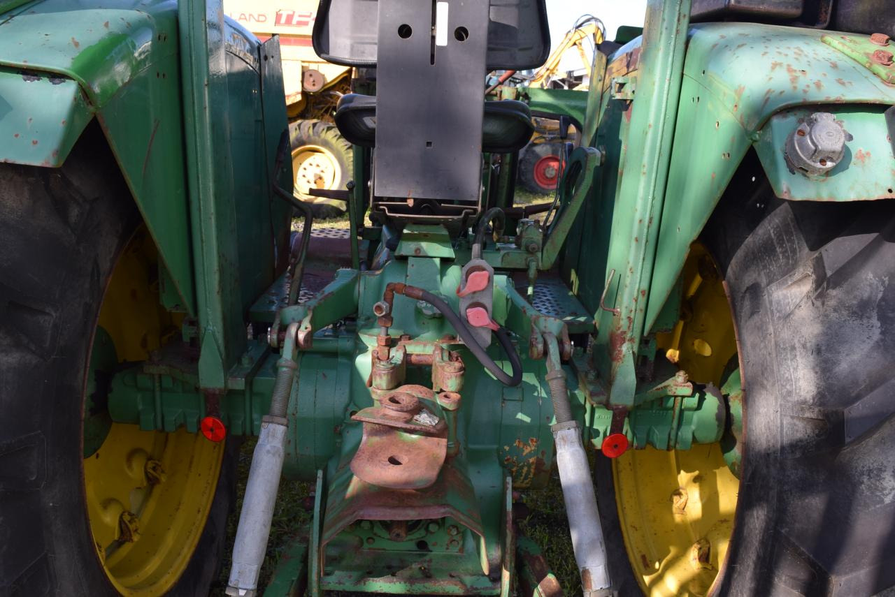 John Deere 2130 - Traktor: slika 4 John Deere 2130 - Traktor: slika 4