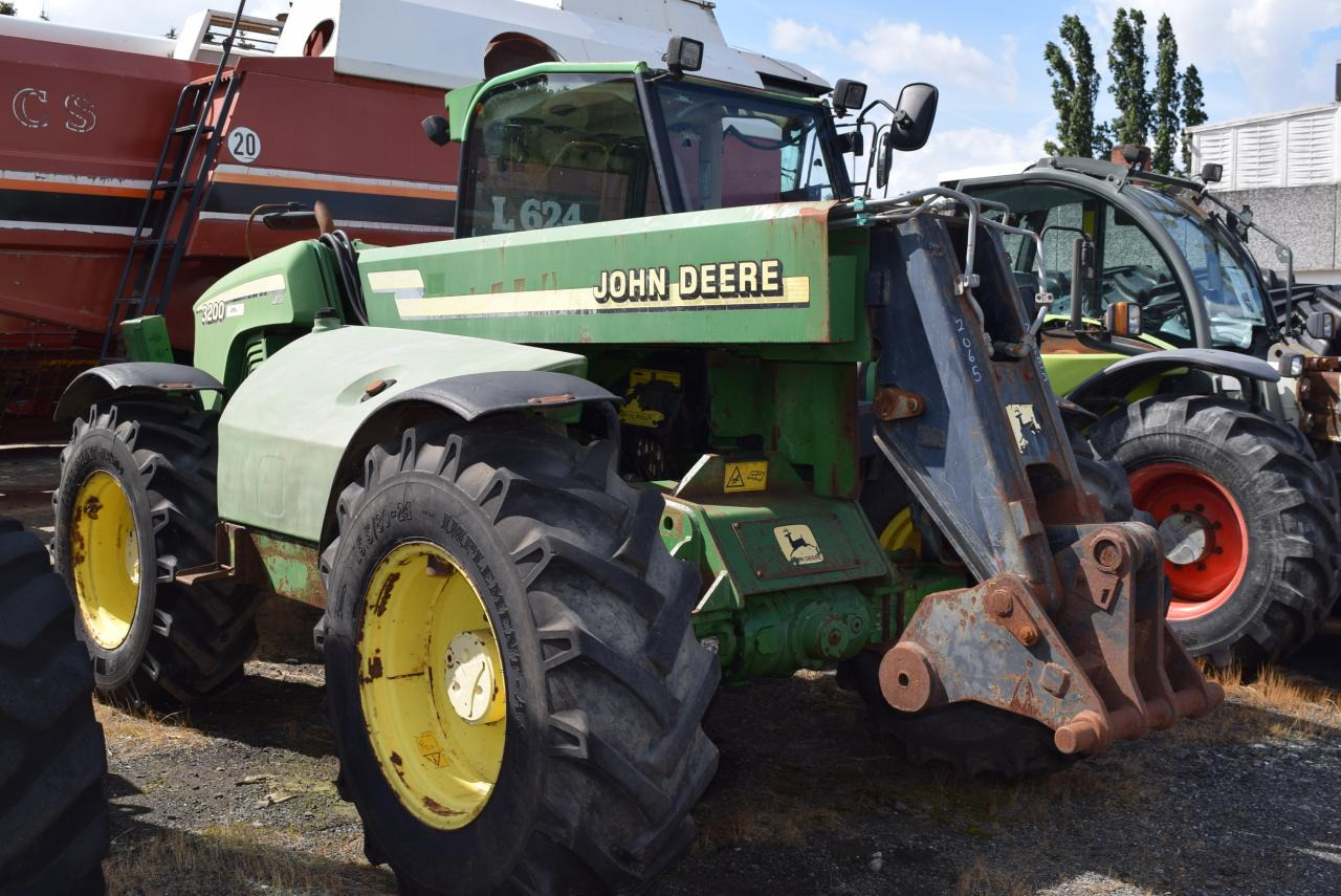 John Deere 3200 - Teleskopski upravljač: slika 1 John Deere 3200 - Teleskopski upravljač: slika 1