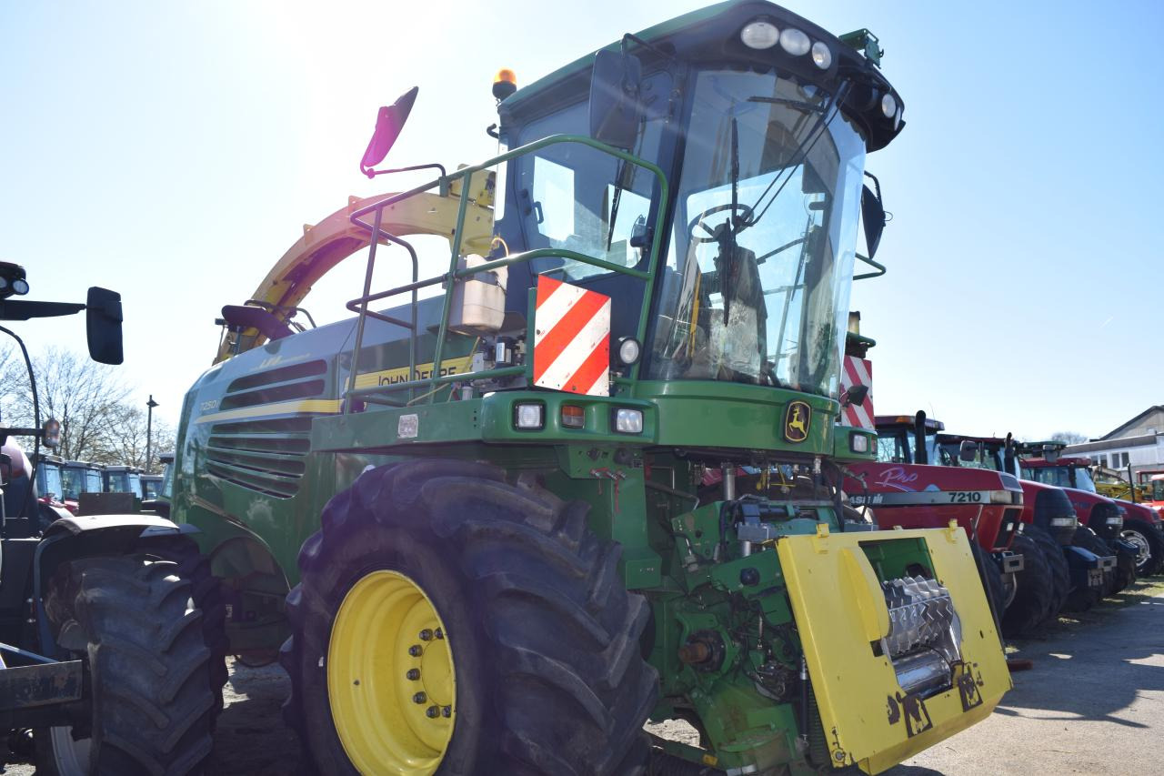 John Deere 7250 i - Kombajn za stočnu hranu: slika 2 John Deere 7250 i - Kombajn za stočnu hranu: slika 2