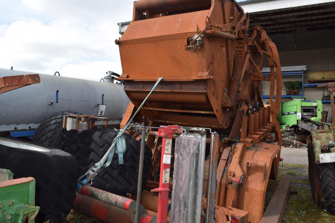 Lely Welger *zur Teileverwertung* - Balirka za okrugle bale: slika 4 Lely Welger *zur Teileverwertung* - Balirka za okrugle bale: slika 4