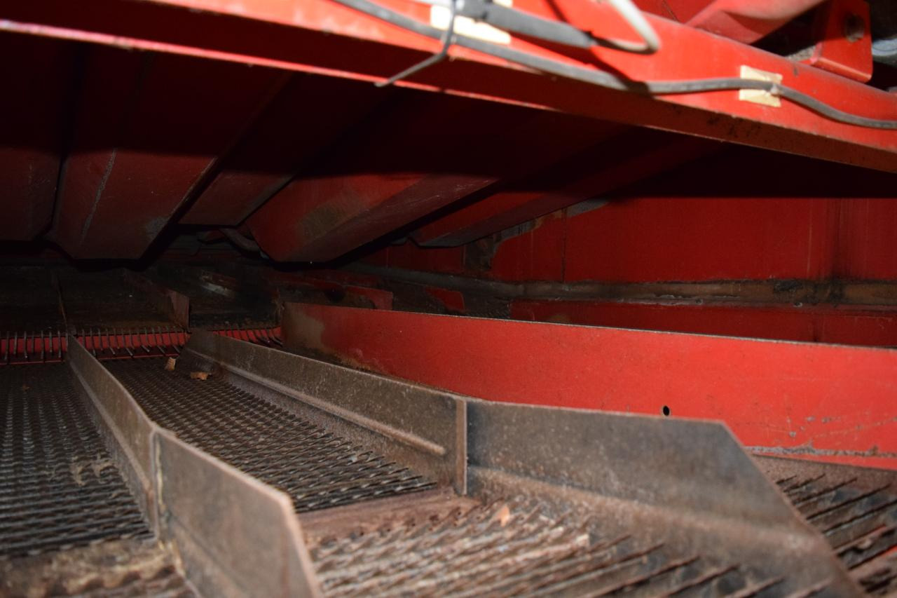 Kombinovani kombajn Massey Ferguson MF 38: slika 6 Kombinovani kombajn Massey Ferguson MF 38: slika 6