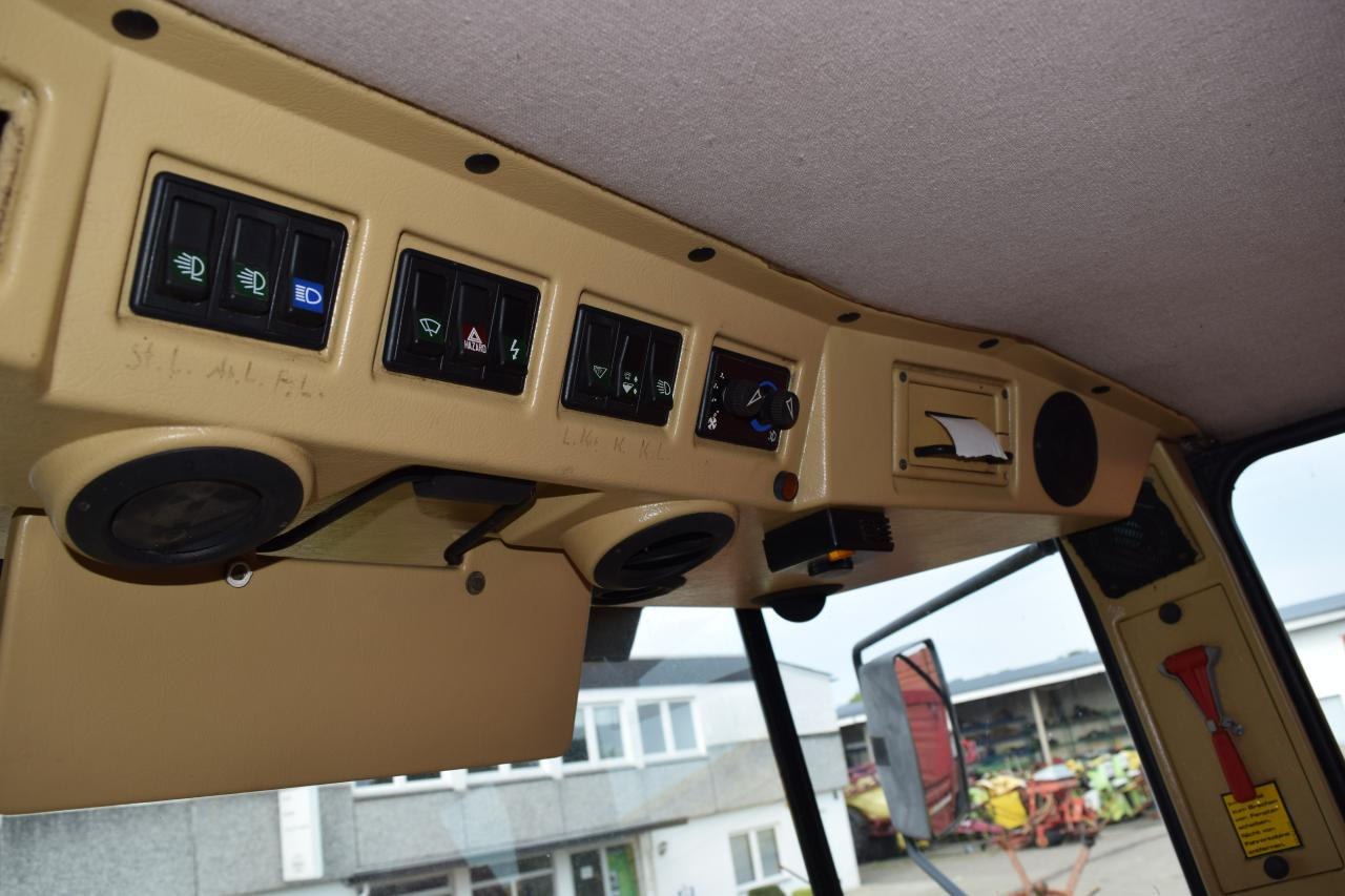 Kombinovani kombajn Massey Ferguson MF 38: slika 9 Kombinovani kombajn Massey Ferguson MF 38: slika 9