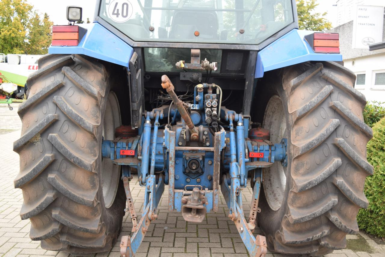 New Holland 8340 - Traktor: slika 4 New Holland 8340 - Traktor: slika 4
