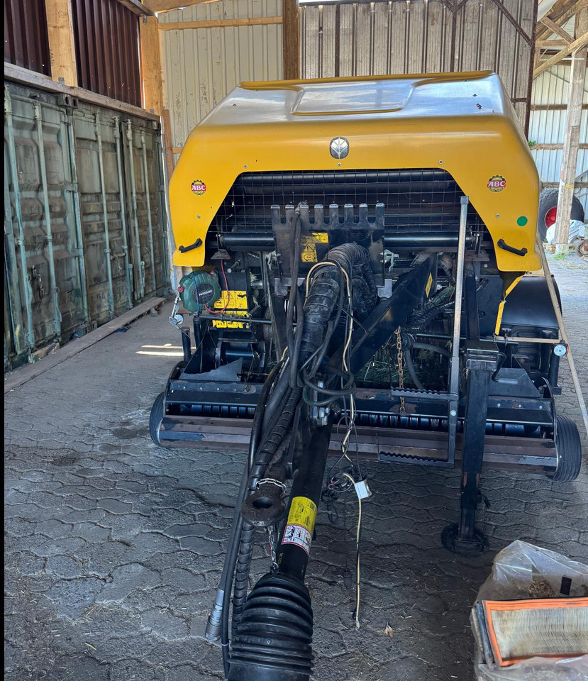 Balirka za okrugle bale New Holland Rooll Baler 125 Combi: slika 6 Balirka za okrugle bale New Holland Rooll Baler 125 Combi: slika 6