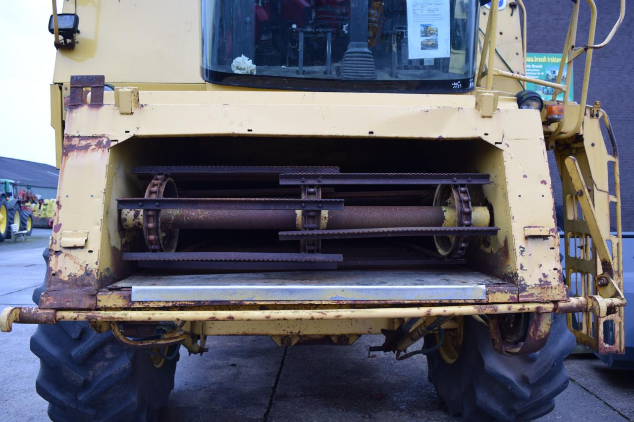 New Holland TC 56 - Kombinovani kombajn: slika 5 New Holland TC 56 - Kombinovani kombajn: slika 5