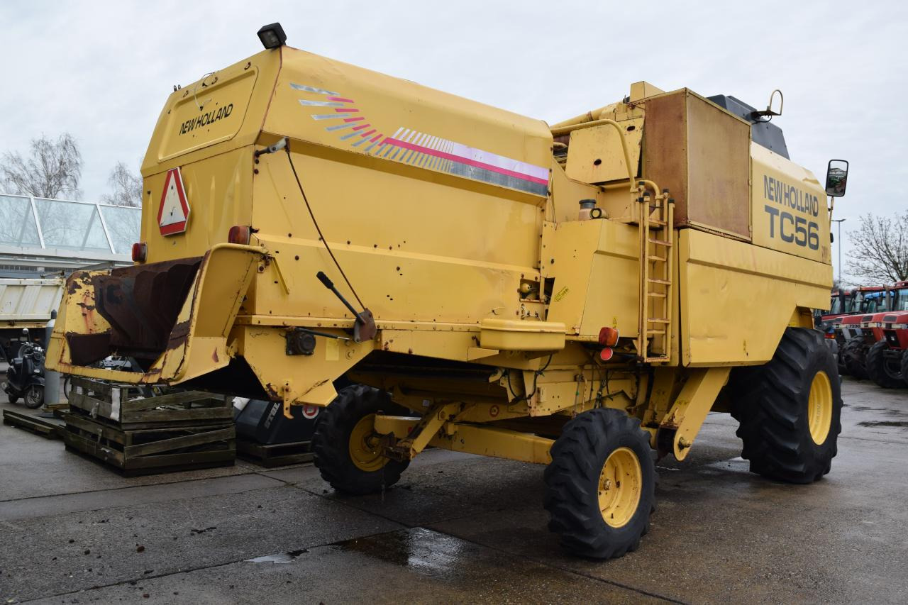 New Holland TC 56 - Kombinovani kombajn: slika 4 New Holland TC 56 - Kombinovani kombajn: slika 4